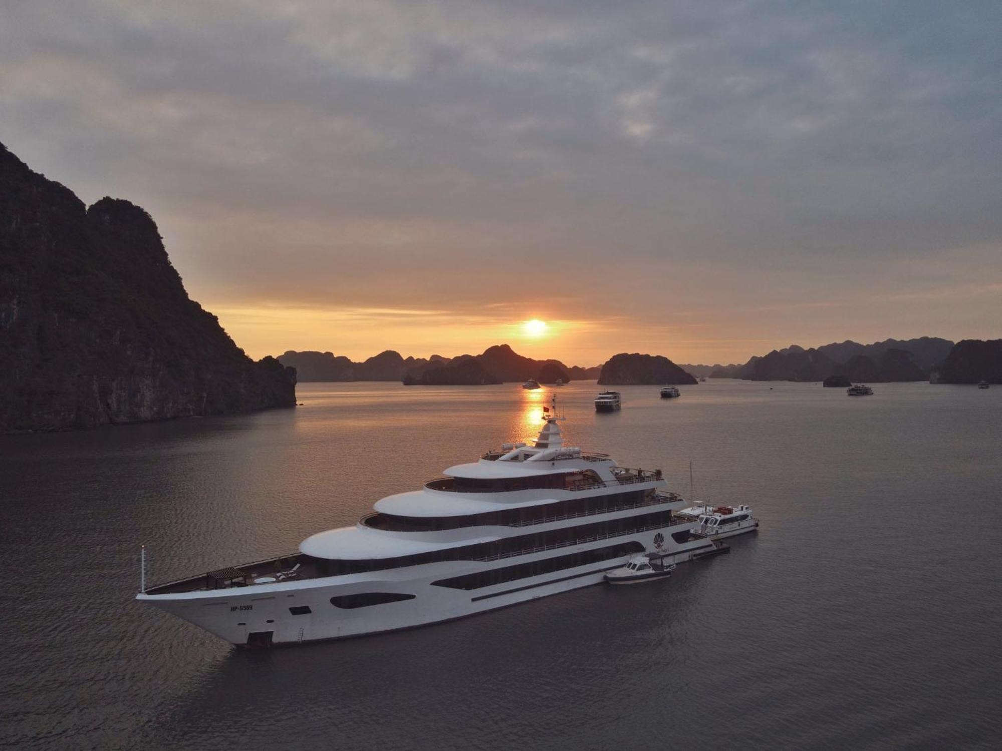Scarlet Pearl Cruises - Wonder On Lan Ha Bay Otel Ha Long Dış mekan fotoğraf